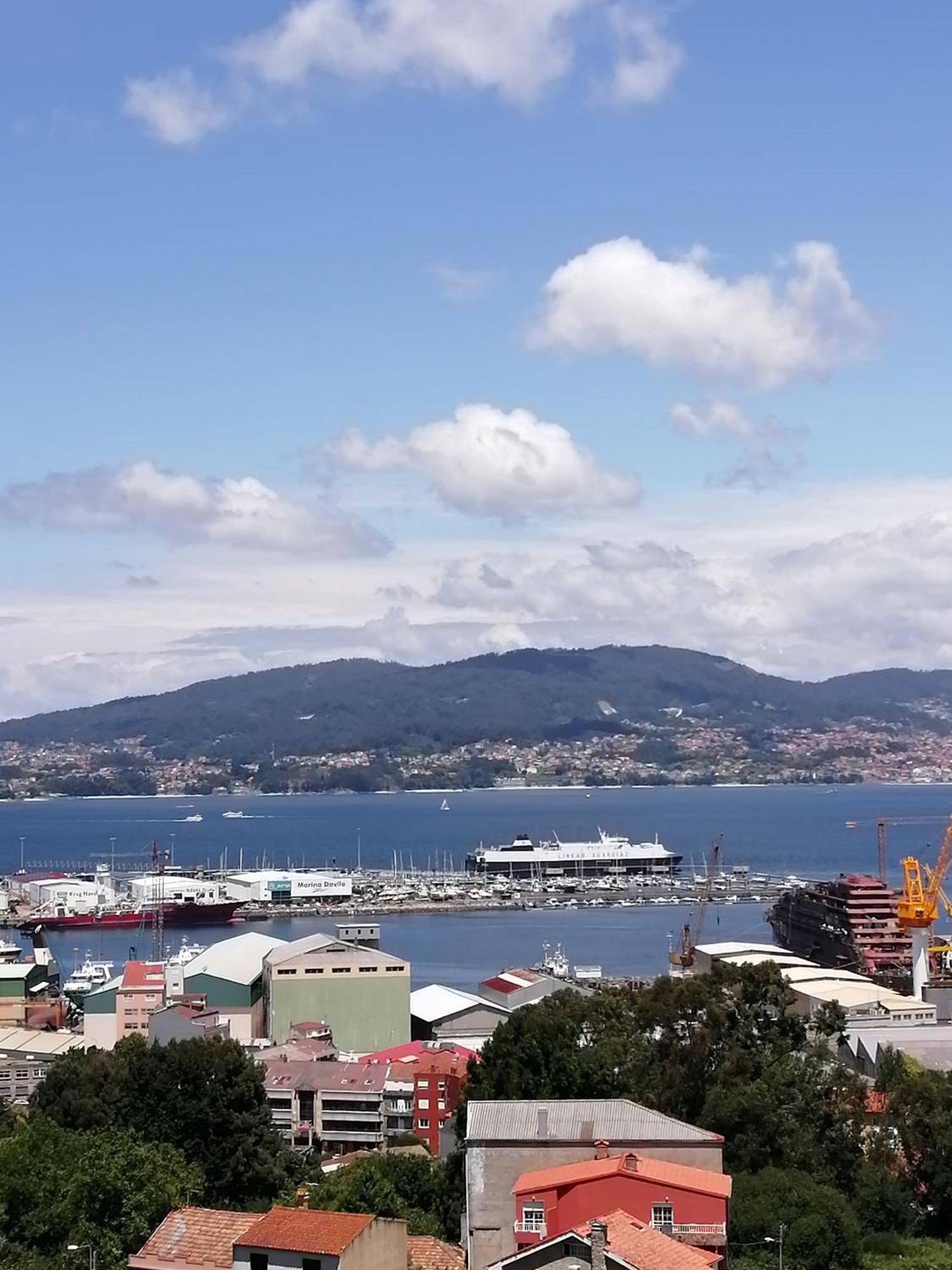Atico Con Vistas Entre Centro Y Playa Apartment วิโก ภายนอก รูปภาพ